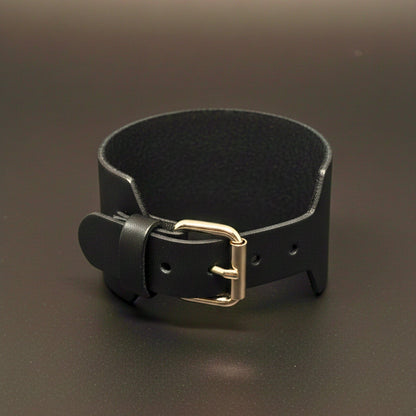 THE MEN THING Leather Bracelet STEALTH EDGE - 50mm Black Genuine Leather Adjustable Bracelet for Men & Boys (10.5 inch)