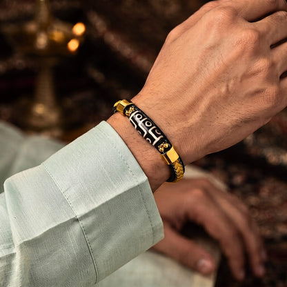THE MEN THING Leather Bracelet The Perfect Rakhi Gift For Every Brother – GUARDIAN DZI - Premium Leather Bracelet With Timeless Style (8inch)