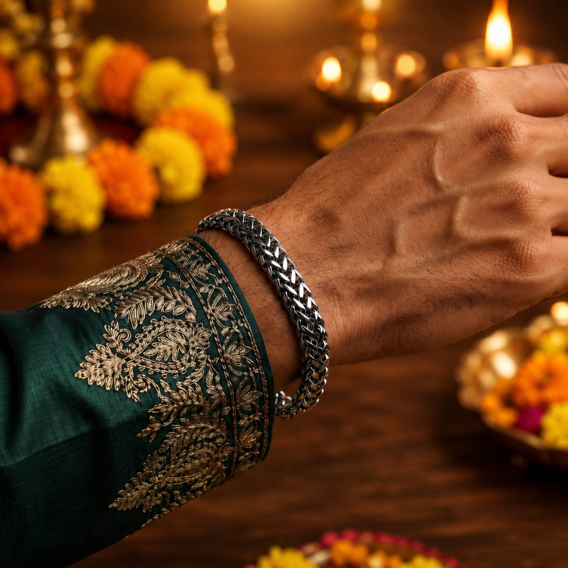 THE MEN THING Leather Bracelet The Perfect Rakhi Gift For Every Brother – Italian Mesh Claw Premium Leather Bracelets With Timeless Style (8 Inch)