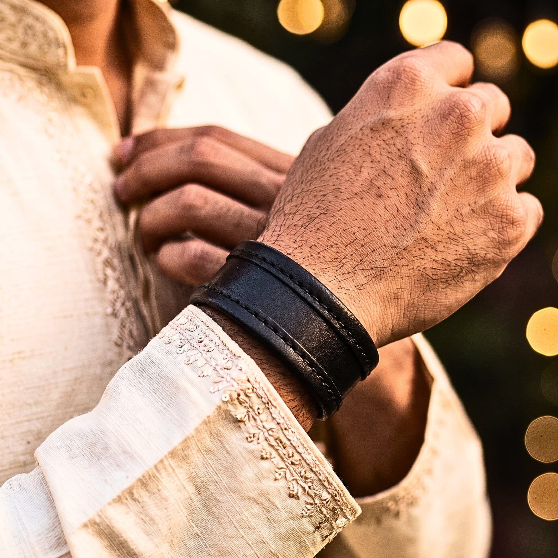 THE MEN THING Leather Bracelet The Perfect Rakhi Gift For Every Brother – OUTLAW WRAP BLACK - Premium Leather Bracelets With Timeless Style (8inch)
