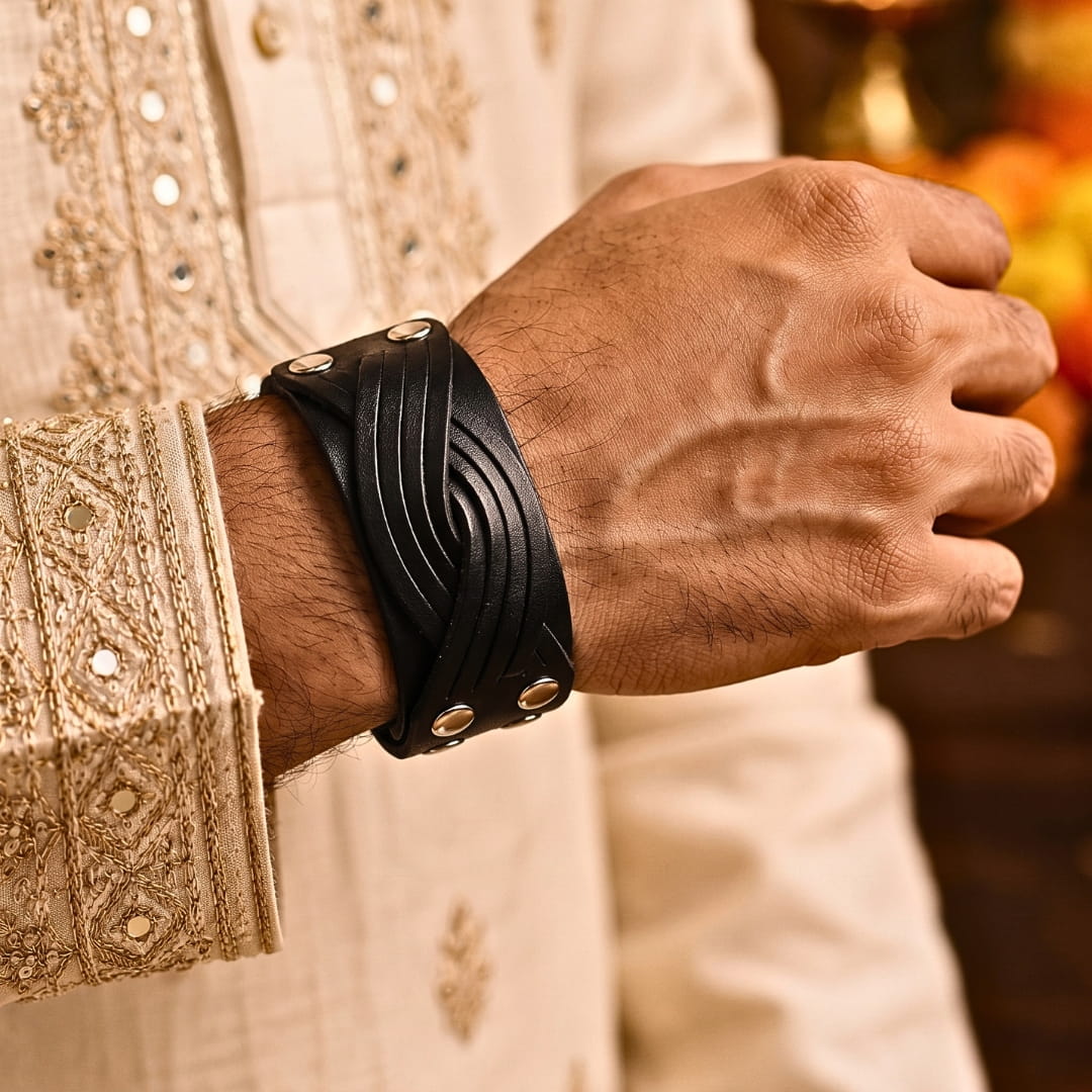 THE MEN THING Leather Bracelet The Perfect Rakhi Gift For Every Brother – TWISTBOUND BLACK - Premium Leather Bracelets With Timeless Style (8inch)
