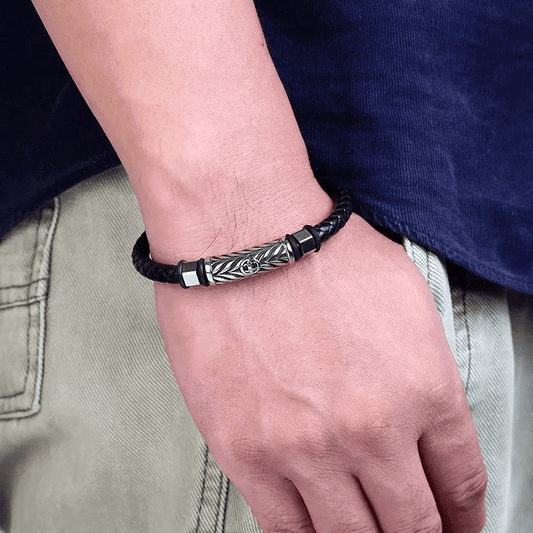 THE MEN THING Leather Bracelet TRINKET BLACK - Woven Black Genuine Leather Bracelet with Stainless Steel Magnetic Buckle for Men & Boy (8 inch)