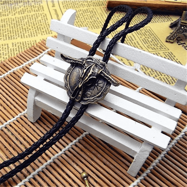 HORN VALOR - Retro Alloy Pendant Bolo Tie | Adjustable Genuine Leather Cowboy Necktie Necklace for Men & Boys