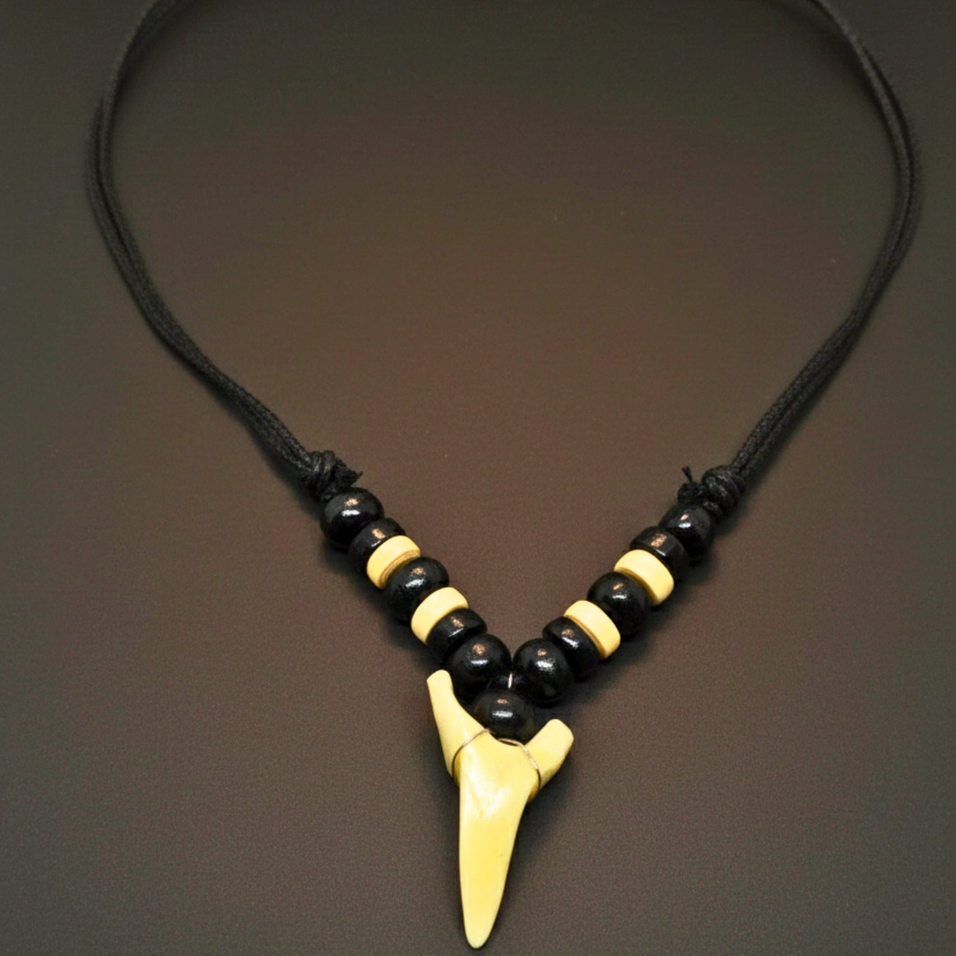 THE MEN THING Leather Necklace HUNTER TOOTH -  20mm Pendant with Adjustable Pure Leather Cord Necklace for Men & Boys