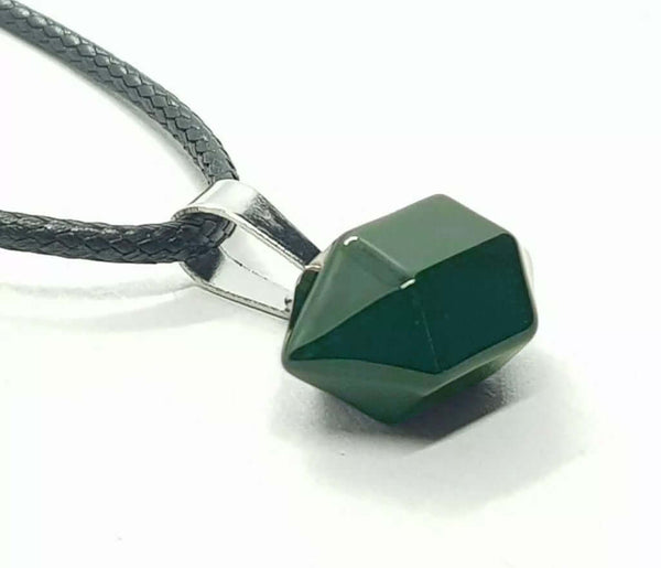 బ్లాక్ టూర్మలైన్ - పురుషులు & అబ్బాయిల కోసం 19 అంగుళాల లెదర్ రోప్ చైన్‌తో సహజ క్రిస్టల్ లాకెట్టు