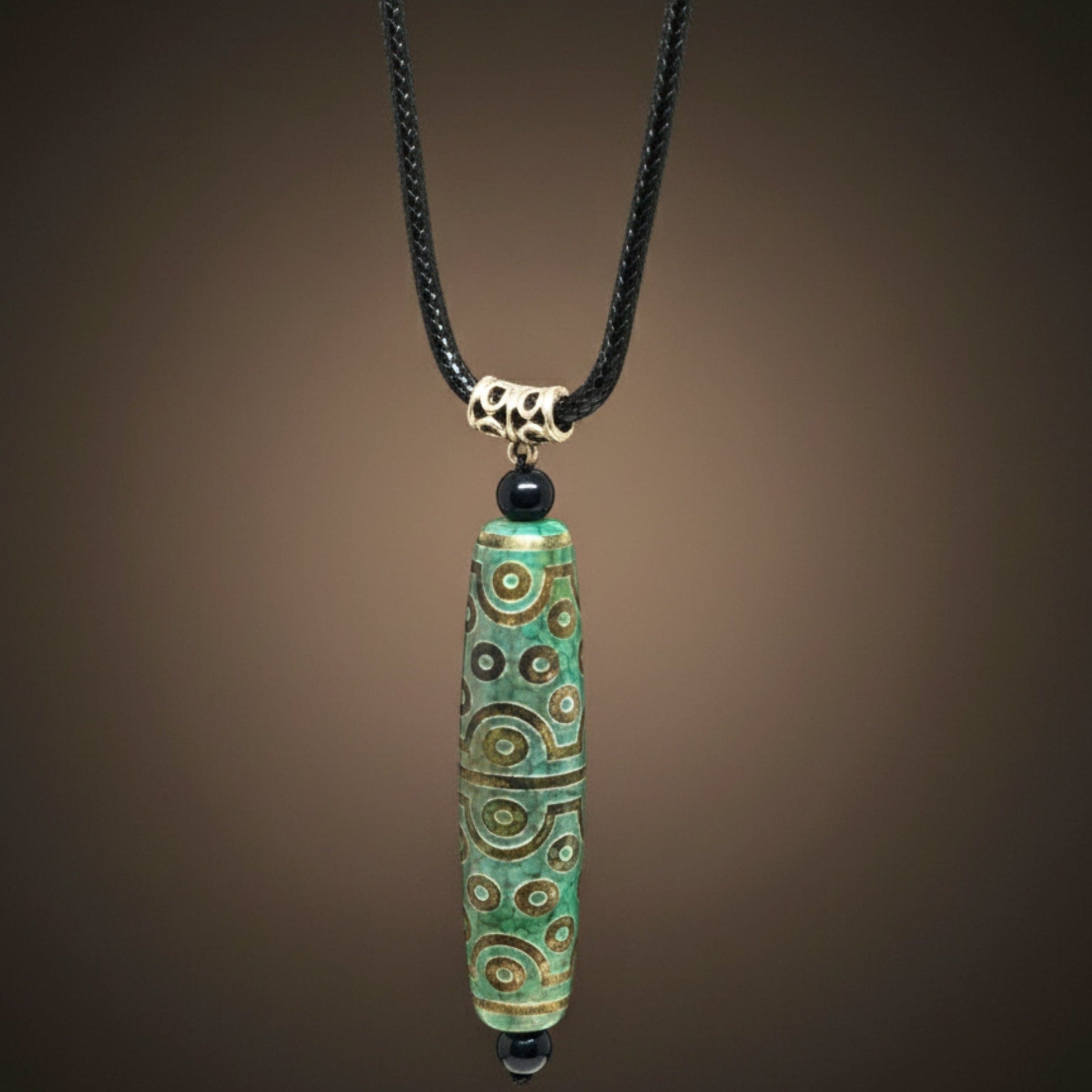 THE MEN THING Leather Necklace Verdant Guardian – 3-Inch Natural Crystal Pendant with 28-Inch Leather Rope for Men & Boys