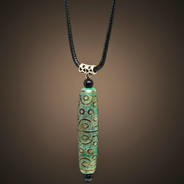 Verdant Guardian – 3-Inch Natural Crystal Pendant with 28-Inch Leather Rope for Men & Boys