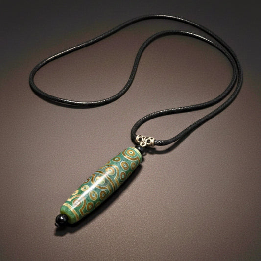 THE MEN THING Leather Necklace Verdant Guardian – 3-Inch Natural Crystal Pendant with 28-Inch Leather Rope for Men & Boys