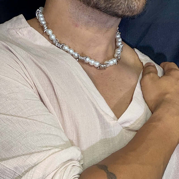 ट्विस्टेड नॉट - पुरुषों और लड़कों के लिए इटैलियन स्टाइल पर्ल विद ट्विस्ट मेटल नॉट चोकर नेकलेस (20 इंच)
