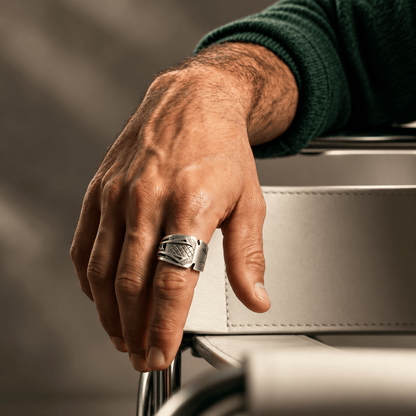 THE MEN THING Rings 19 Royal Series - ROGUE SIGIL RING - Pure Stainless Steel Men’s Steel-Plated Ring – Statement Luxury Jewelry (Size : 19-20-21-22-25)