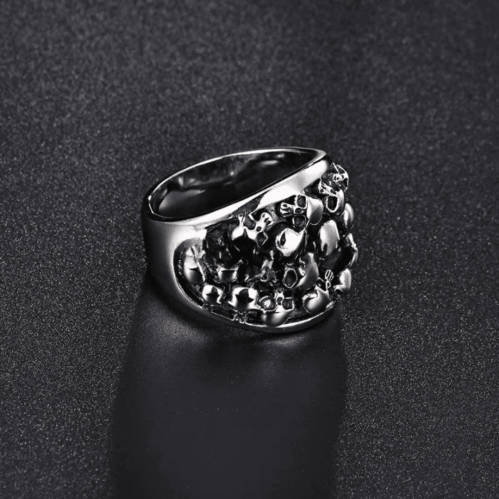 THE MEN THING Rings MULTI SKULL HEADS Titanium Steel Ring for Men and Boys (Size-21)