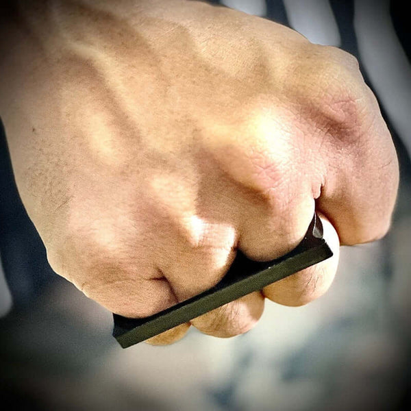 తిరుగుబాటు మూడు నలుపు