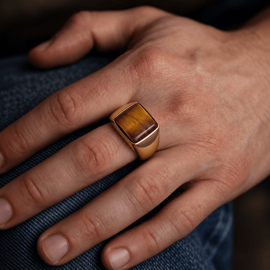 THE MEN THING Rings Royal Series - AMBERSTONE CREST RING - Pure Stainless Steel Men’s Gold-Plated Ring – Statement Luxury Jewelry (Size : 16-21-26)