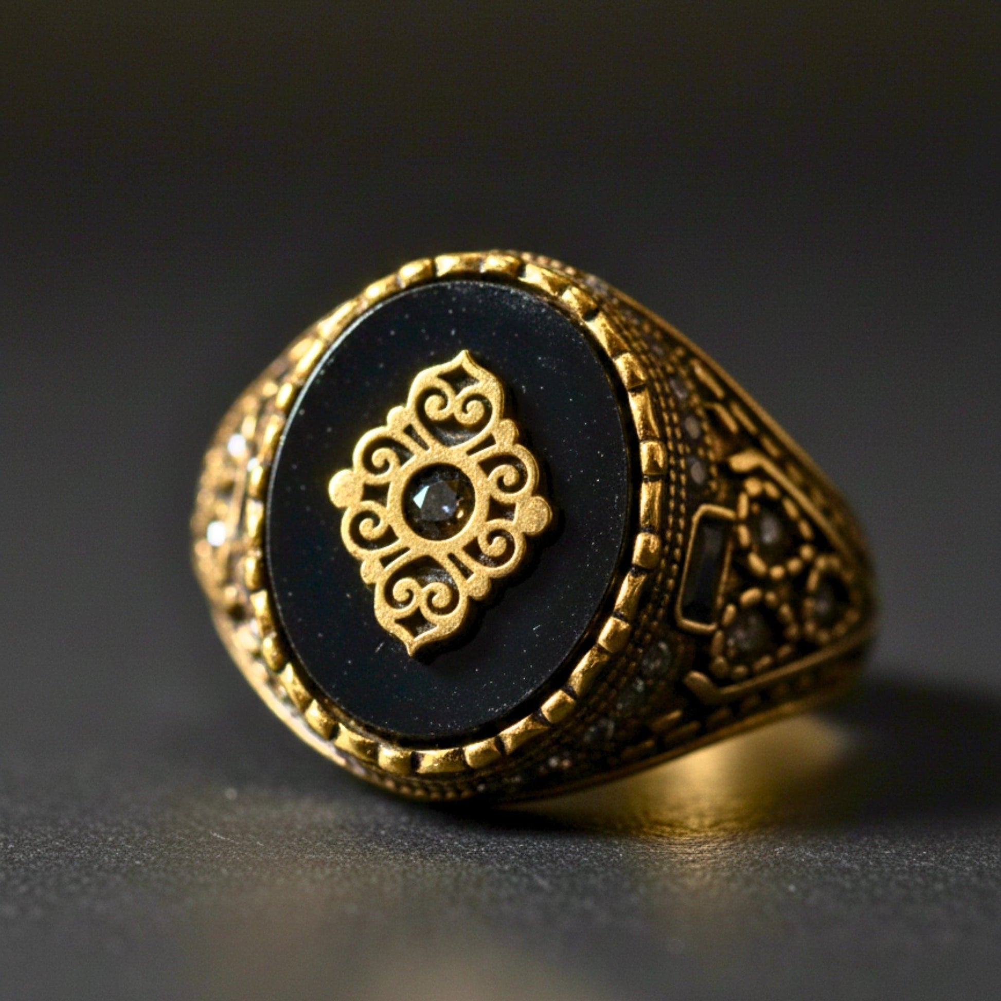 THE MEN THING Rings Royal Series - GOLDEN ELITE CREST RING - Pure Stainless Steel Men’s Steel-Gold-Plated Ring – Statement Luxury Jewelry (Size : 17-19-22-25-27)