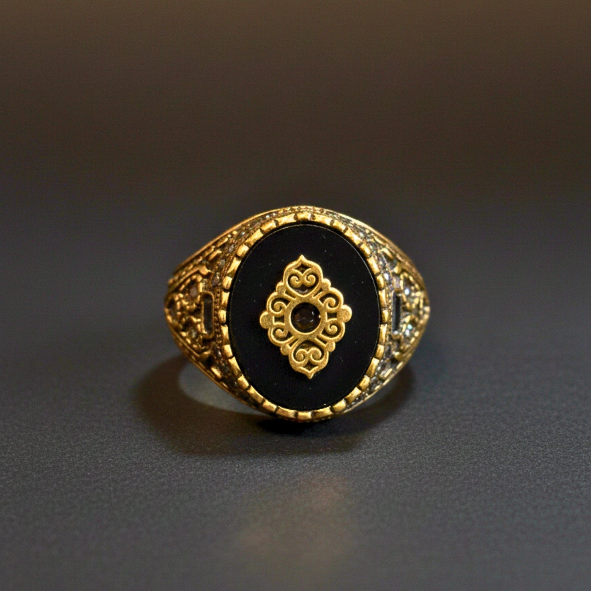 THE MEN THING Rings Royal Series - GOLDEN ELITE CREST RING - Pure Stainless Steel Men’s Steel-Gold-Plated Ring – Statement Luxury Jewelry (Size : 17-19-22-25-27)