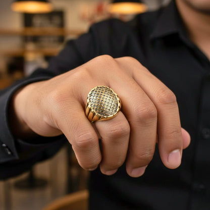 THE MEN THING Rings Royal Series - GRIDIRON MAJESTY RING - Pure Stainless Steel Men’s Gold-Plated Ring – Statement Luxury Jewelry (Size : 18-21-27)