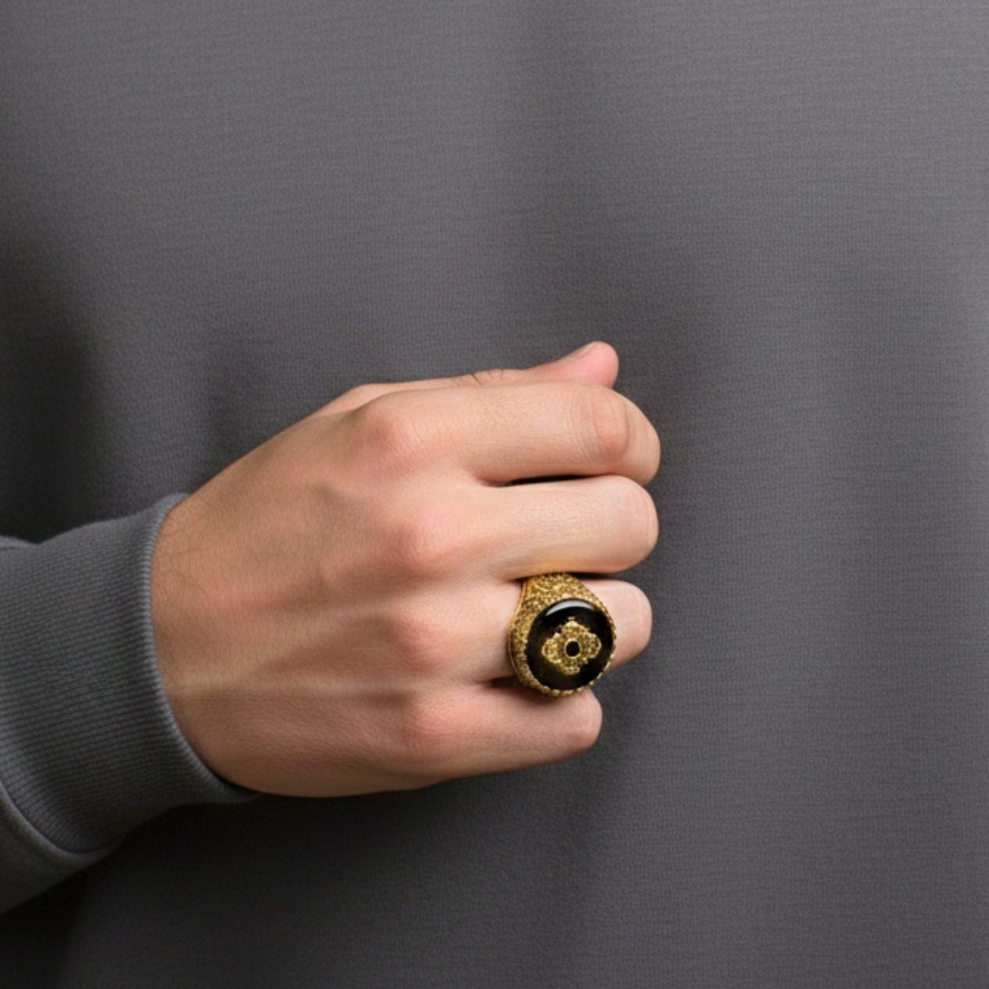 THE MEN THING Rings Royal Series - MAJESTIC ONYX RING - Pure Stainless Steel Men’s Gold-Plated Ring – Statement Luxury Jewelry (Size : 17-22-28)