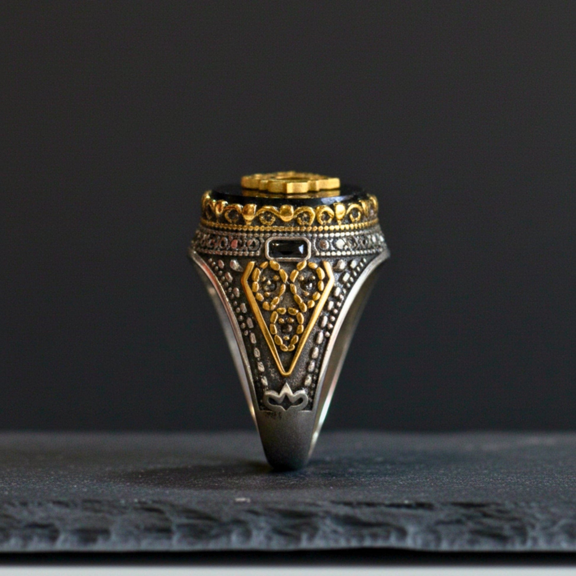 THE MEN THING Rings Royal Series - Noble Crest RING - Pure Stainless Steel Men’s Silver-Plated Ring – Statement Luxury Jewelry (Size : 17-18-22-26-28)