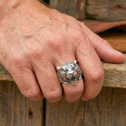 THE MEN THING Rings Royal Series - TIGER FANG RING - Pure Stainless Steel Men’s Steel-Plated Ring – Statement Luxury Jewelry (Size : 16-18-20-21-23-24-26-27-29)