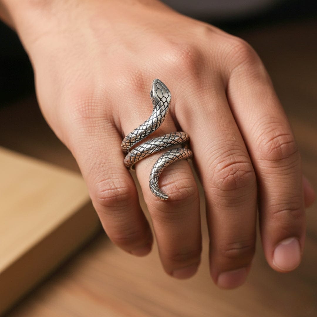 THE MEN THING Rings SERPENTINE  Titanium Steel Ring for Men and Boys (Size-21)