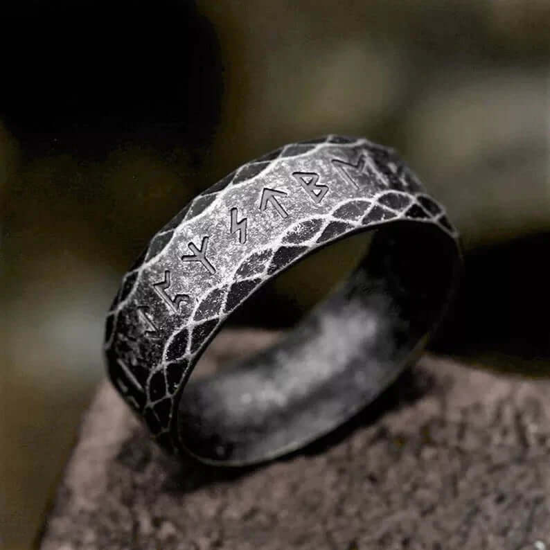 THE MEN THING Rings VIKING NORSE AMULET - Black Oxy Ring - Pure Titanium Steel Ring for Men (Size, 17-21- 24)