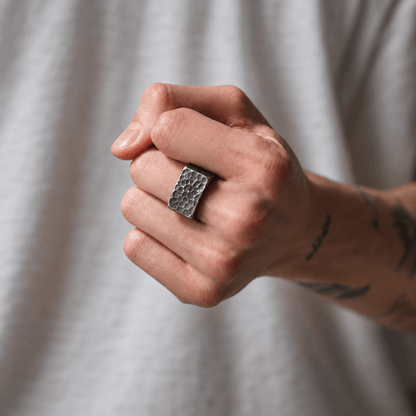 THE MEN THING Rings WARLORD BLACK - Pure Titanium Steel Ring for Men & Boys – Size 21