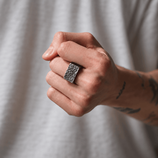 THE MEN THING Rings WARLORD BLACK - Pure Titanium Steel Ring for Men & Boys – Size 21