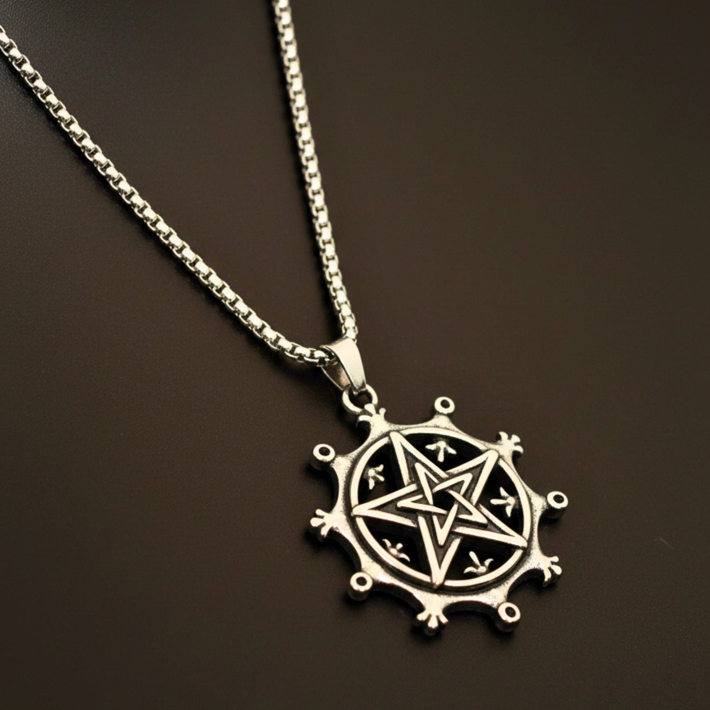 THE MEN THING SS Pendant/ Necklace AEGON STAR - 35mm Titanium Steel Pendant with 24inch Round Box 4mm Chain for Men & Boys