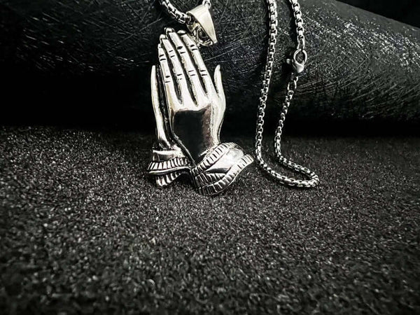 అప్ప్లాడ్ - స్టెయిన్‌లెస్ స్టీల్ 24 అంగుళాల రౌండ్ బాక్స్ చైన్‌తో అల్లాయ్ లాకెట్టు, పురుషులు & అబ్బాయిల కోసం మిలన్ ట్రెండింగ్ స్టైల్