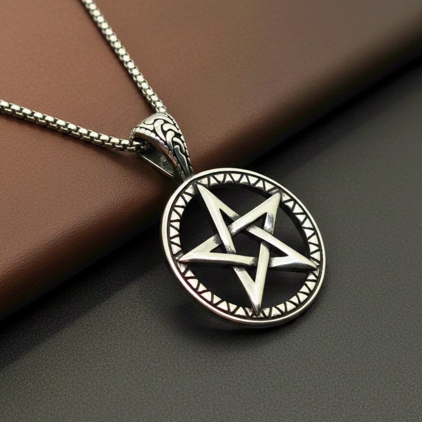 THE MEN THING SS Pendant/ Necklace ARCANE STAR - 34mm Titanium Steel Pendant with 24inch Round Box 4mm Chain for Men & Boys