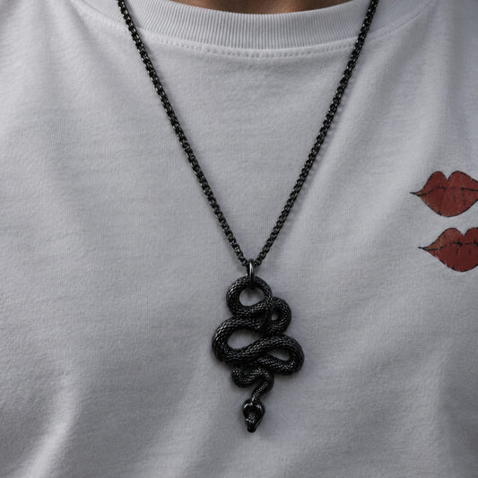 THE MEN THING SS Pendant/ Necklace BLACK GUARDIAN SNAKE - Pure Titanium Steel Pendant with 24inch Round Box Chain for Men & Boys