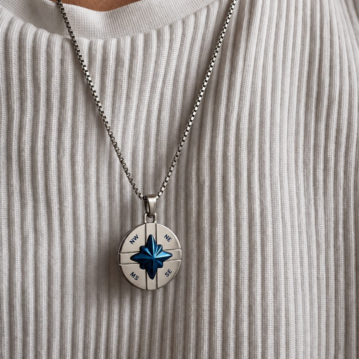 THE MEN THING SS Pendant/ Necklace COMPASS STAR - 25mm Titanium Steel Pendant with 20inch Round Box 4 mm Chain for Men & Boys