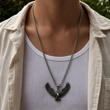 THE MEN THING SS Pendant/ Necklace EAGLE CATCH - Alloy Eagle Pendant with Stainless Steel 24inch Round Box Chain, American trending Style for Men & Boy