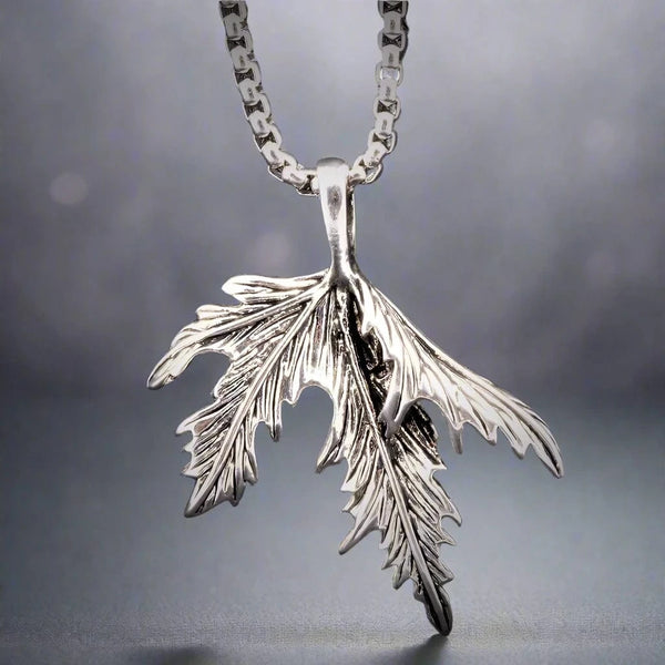 फोल्डेड फोलिएज - पुरुषों और लड़कों के लिए 24 इंच गोल बॉक्स चेन के साथ टाइटेनियम स्टील लीफ पेंडेंट