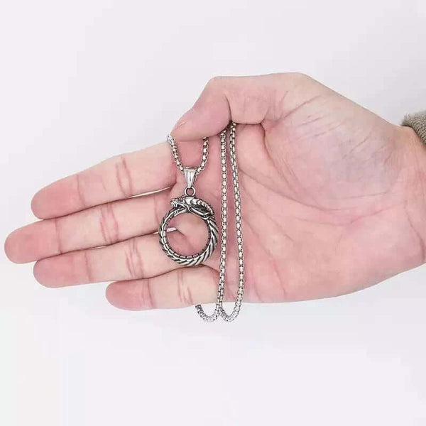 ग्लूटोनस स्नेक - पुरुषों और लड़कों के लिए 24 इंच गोल बॉक्स चेन के साथ शुद्ध टाइटेनियम स्टील पेंडेंट