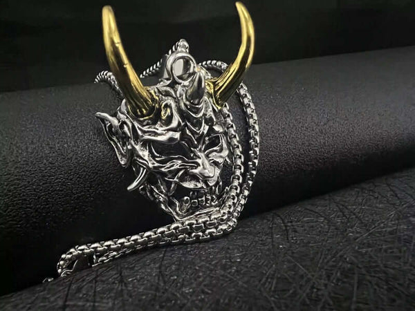 గోల్డెన్ హార్న్ - స్టెయిన్‌లెస్ స్టీల్‌తో అల్లాయ్ లాకెట్టు 24 అంగుళాల రౌండ్ బాక్స్ చైన్, పురుషులు & అబ్బాయిల కోసం యూరోపియన్ ట్రెండింగ్ స్టైల్