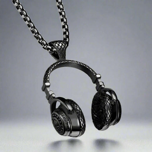 हेडफ़ोन ब्लैक - पुरुषों और लड़कों के लिए 24 इंच गोल बॉक्स चेन के साथ टाइटेनियम स्टील पेंडेंट