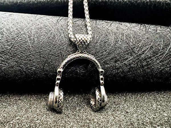 हेडफ़ोन सिल्वर (A) - पुरुषों के लिए स्टेनलेस स्टील 24 इंच गोल बॉक्स चेन के साथ मिश्र धातु पेंडेंट, पुरुषों और लड़कों के लिए अमेरिकी ट्रेंडिंग स्टाइल