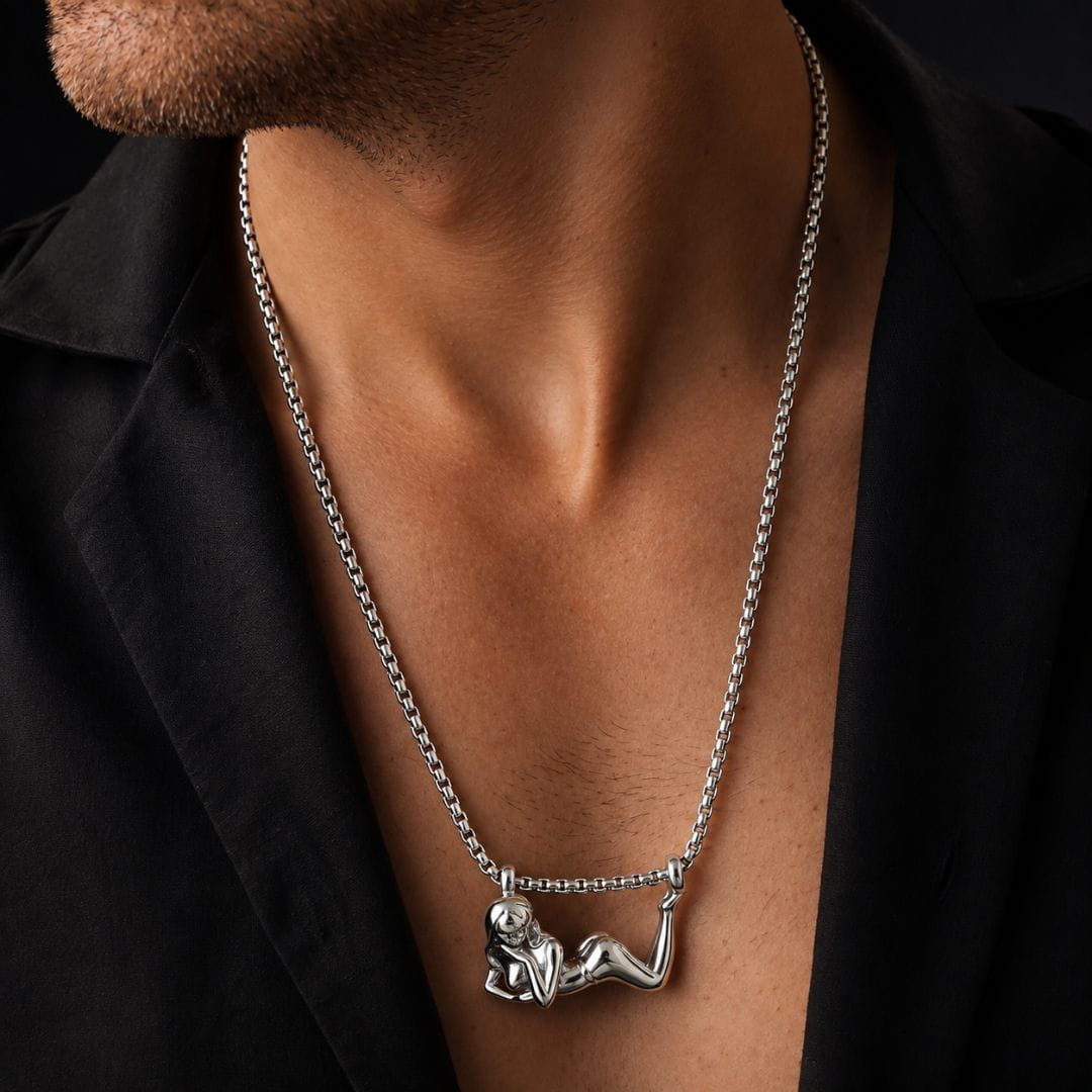 THE MEN THING SS Pendant/ Necklace LADY POSE - 45mm Titanium Steel Pendant with Adjustable Round Box 4mm Chain for Men & Boys (23inch)