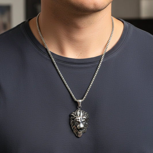 THE MEN THING SS Pendant/ Necklace MAJESTY LION HEAD - 28mm Titanium Steel Pendant with 24inch Round Box 5mm Chain for Men & Boys