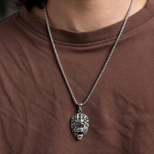 THE MEN THING SS Pendant/ Necklace MAJESTY LION HEAD - 28mm Titanium Steel Pendant with 24inch Round Box 5mm Chain for Men & Boys
