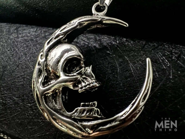 मून नाइट स्कल - स्टेनलेस स्टील 24 इंच गोल बॉक्स चेन के साथ मिश्र धातु पेंडेंट, पुरुषों और लड़कों के लिए यूरोपीय ट्रेंडिंग स्टाइल