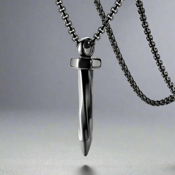 नेल्ड इट - ब्लैक टोन - पुरुषों और लड़कों के लिए 24 इंच गोल बॉक्स चेन के साथ शुद्ध टाइटेनियम स्टील पेंडेंट