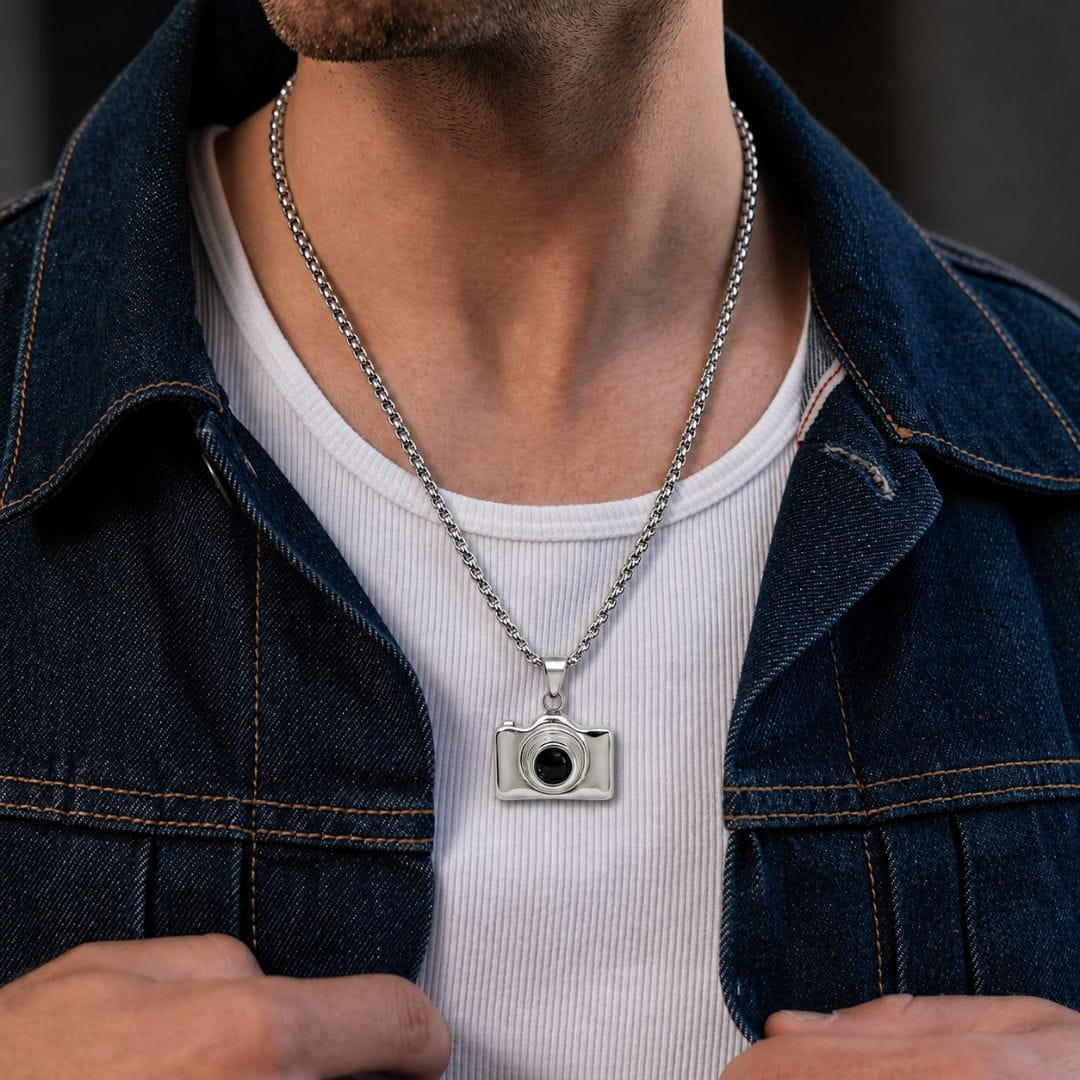 THE MEN THING SS Pendant/ Necklace PHOTO SNAP - 13mm Stainless Steel Pendant with 24inch Round Box 2mm Chain for Men & Boys