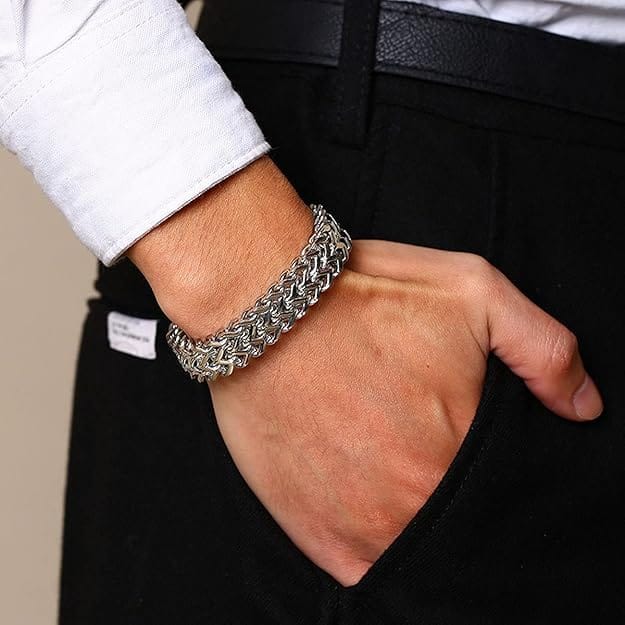 THE MEN THING SS Pendant/ Necklace Premium Men’s Jewellery Combo – Titanium Mesh Link Bracelet (11.5mm) + Ultra-Polished Cuboid Bar Pendant with 24″ Chain