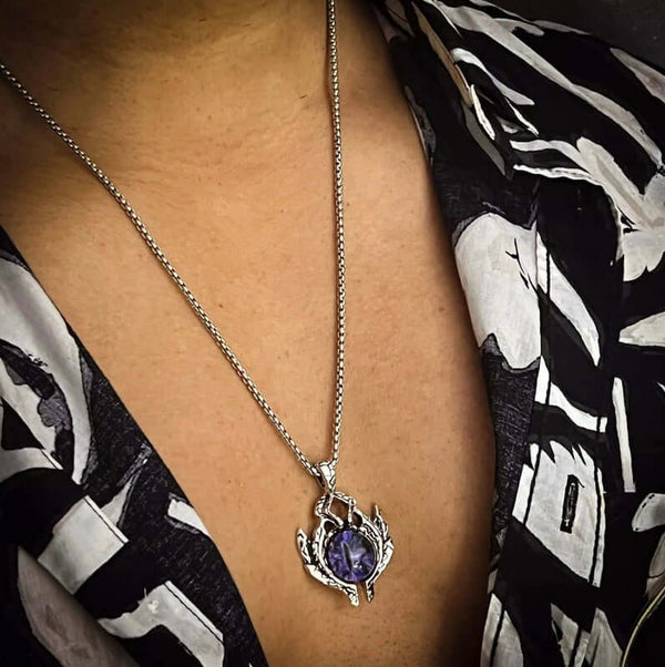 పర్పుల్-ఐ - స్టెయిన్‌లెస్ స్టీల్ చైన్‌తో అల్లాయ్ లాకెట్టు