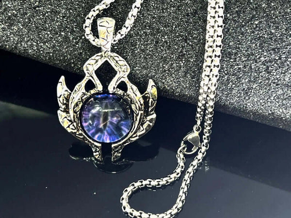 పర్పుల్-ఐ - స్టెయిన్‌లెస్ స్టీల్ చైన్‌తో అల్లాయ్ లాకెట్టు