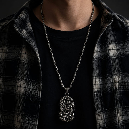 THE MEN THING SS Pendant/ Necklace ROARING PEACE - Alloy Pendant with Pure Stainless Steel 24inch Round Box Chain, American trending Style for Men & Boy