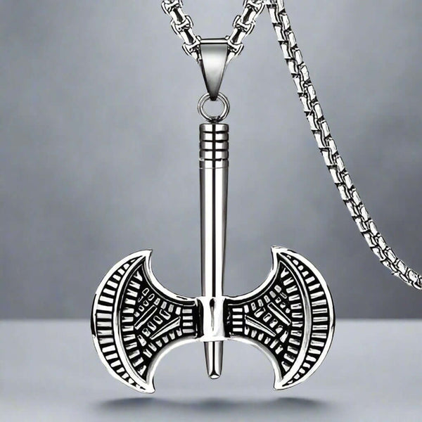 TWIN SHARP AX - స్టెయిన్‌లెస్ స్టీల్‌తో కూడిన అల్లాయ్ లాకెట్టు 24 అంగుళాల రౌండ్ బాక్స్ చైన్, పురుషులు & అబ్బాయిల కోసం అమెరికన్ ట్రెండింగ్ స్టైల్