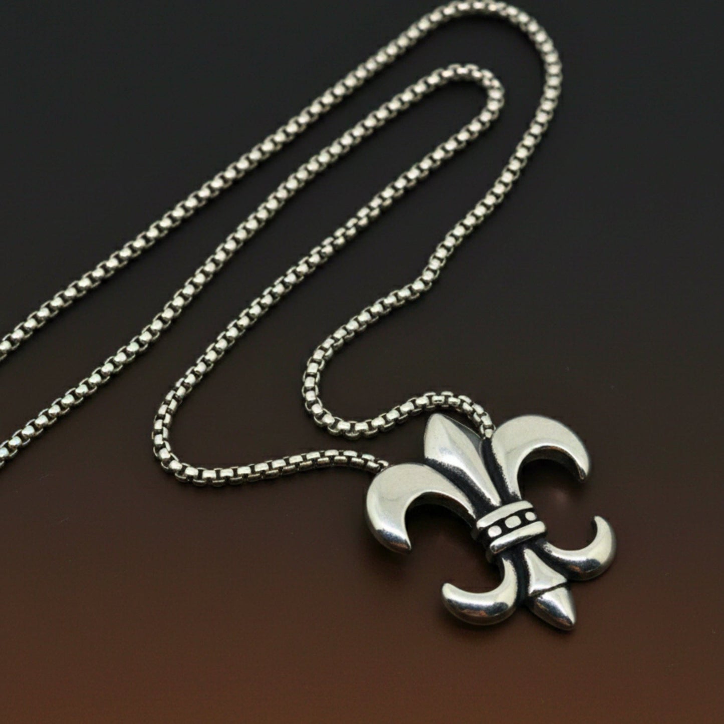 THE MEN THING SS Pendant/ Necklace VALIANT FLEUR - 35mm Titanium Steel Pendant with 24inch Round Box 5mm Chain for Men & Boys